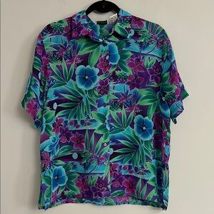 5/$15 BonWorth floral blouse with collar. Size MP.